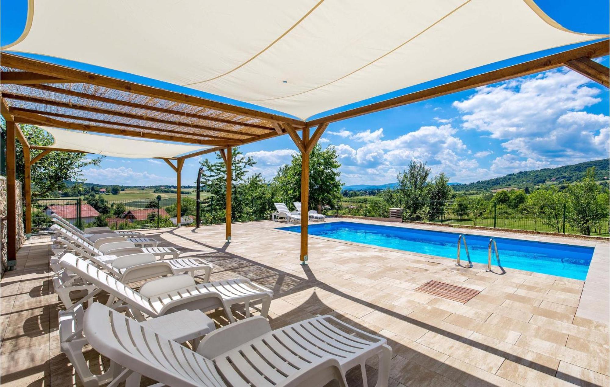 1 Bedroom Beautiful Apartment In Rakovica Exterior photo