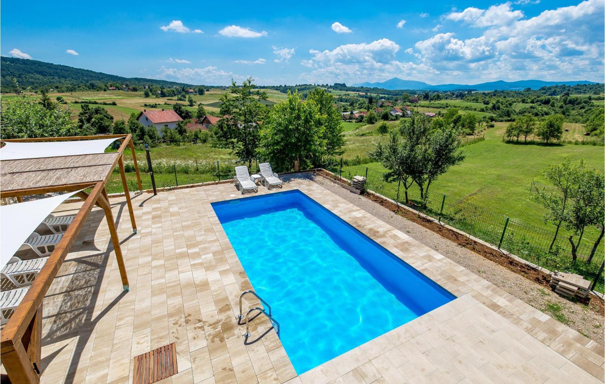 1 Bedroom Beautiful Apartment In Rakovica Exterior photo